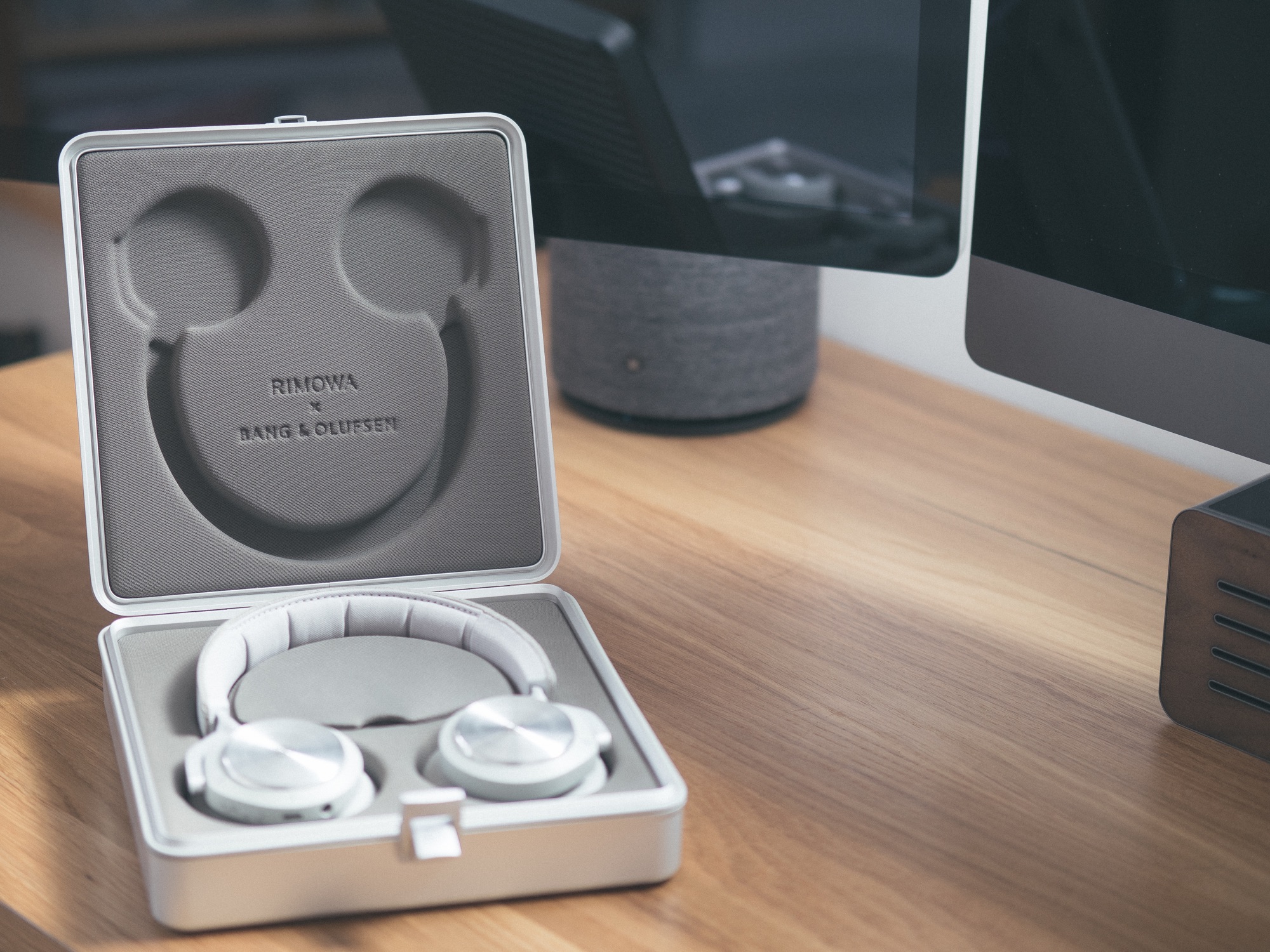 rimowa headphone