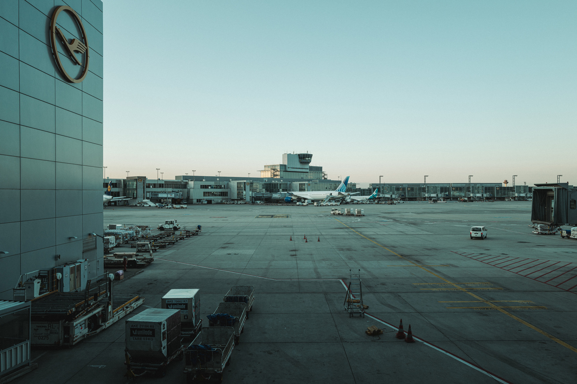 Leica Q3 + Summilux 28mm f/1.7 ASPH